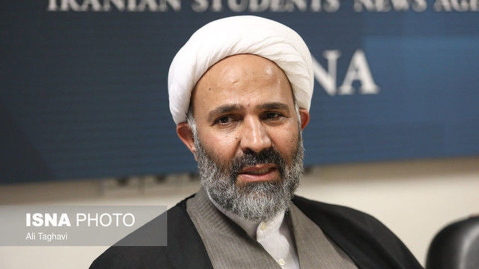 پژمانفر: زنان مستمری بگیر سرپرست خانوار حق عائله‌مندی می‌گیرند