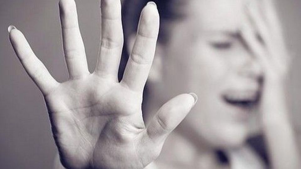 پسری پس از ارتباط مجازی با یک دختر به او تجاوز کرد پسری پس از ارتباط مجازی با یک دختر به او تجاوز کرد