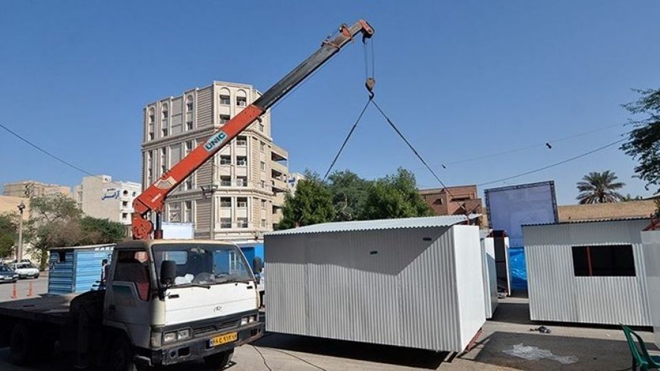 برخی کانکسهای مناطق زلزلهزده را باد برده؛ چون مستحکم نبودهاند/ ۱۰درصد کانکسهای مورد نیاز تامین شدهاست برخی کانکسهای مناطق زلزلهزده را باد برده؛ چون مستحکم نبودهاند/ ۱۰درصد کانکسهای مورد نیاز تامین شدهاست