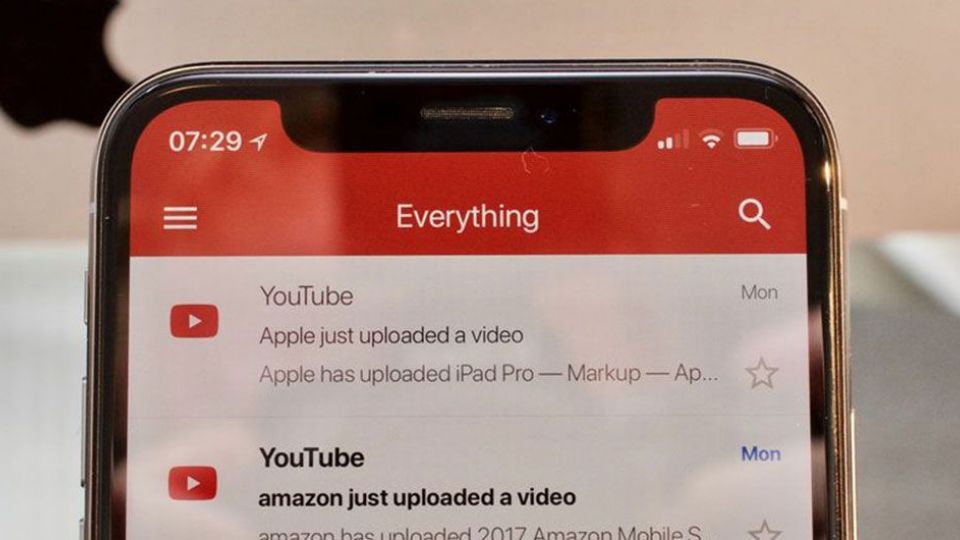 گوگل نسخه سازگار جیمیل را برای آیفون 10 منتشر کرد گوگل نسخه سازگار جیمیل را برای آیفون 10 منتشر کرد