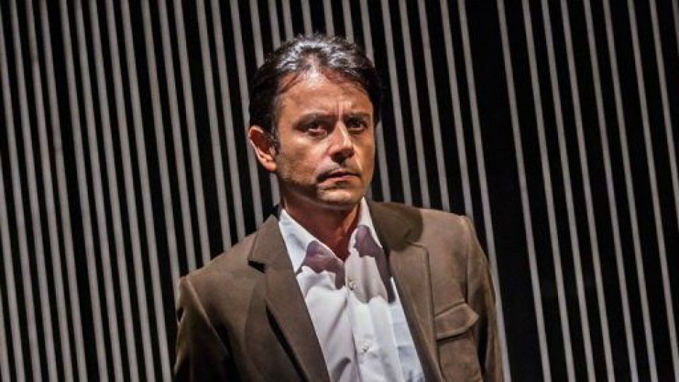 شرم میکنم بعضی تئاترها را با خانواده ببینم شرم میکنم بعضی تئاترها را با خانواده ببینم