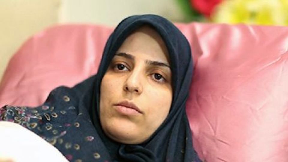 حمله یک فرد مهاجم به دادیار اجرای احکام در حین انجام وظیفه + فیلم حمله یک فرد مهاجم به دادیار اجرای احکام در حین انجام وظیفه + فیلم