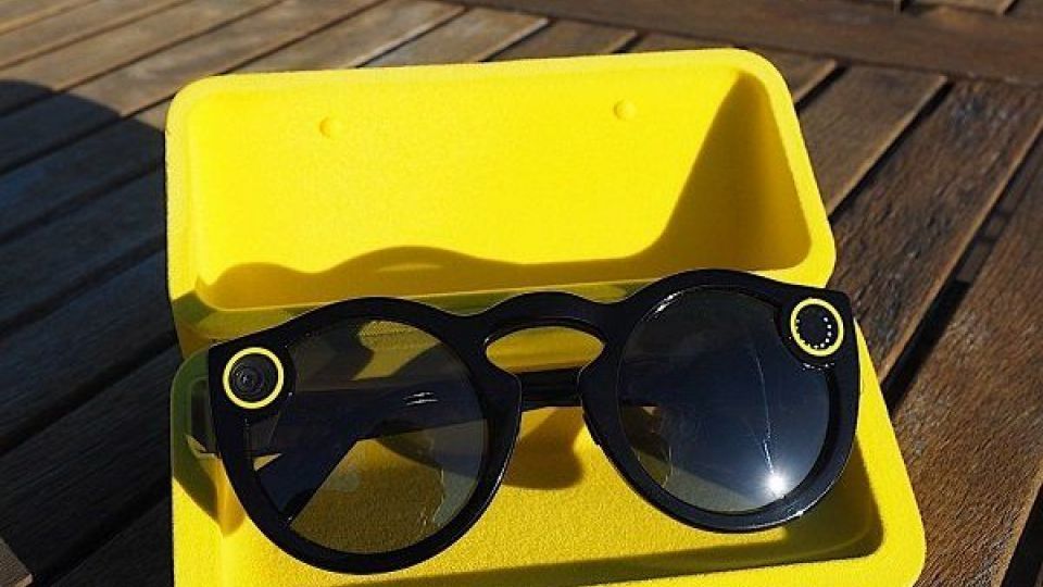 عینک های آفتابی به دوربین دوگانه مجهز شدند عینک های آفتابی به دوربین دوگانه مجهز شدند