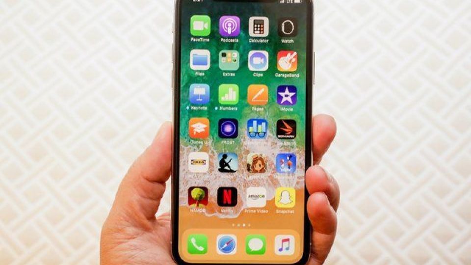 چرا مردم از آیفون ۱۰ استقبال چندان زیادی نکردند؟ چرا مردم از آیفون ۱۰ استقبال چندان زیادی نکردند؟