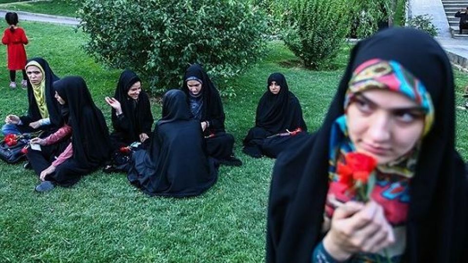 مساله فقط یک روسری است؟ مساله فقط یک روسری است؟