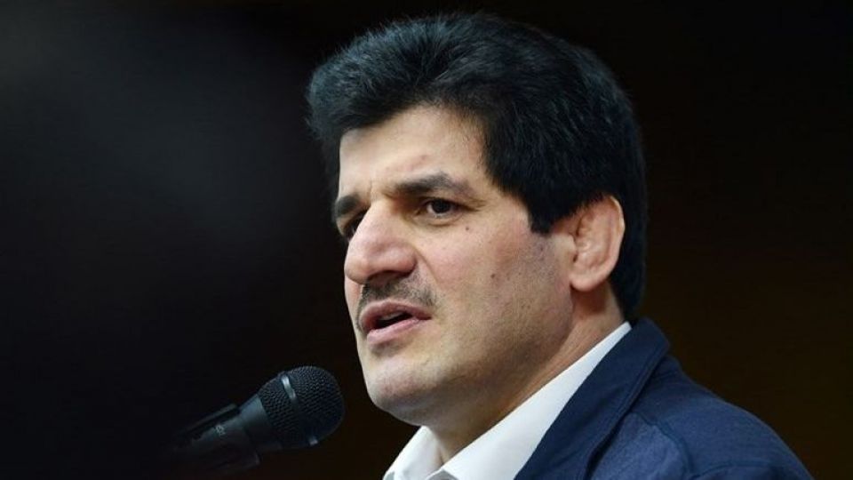 خادم مجمع فدراسیون کشتی را ترک کرد خادم مجمع فدراسیون کشتی را ترک کرد