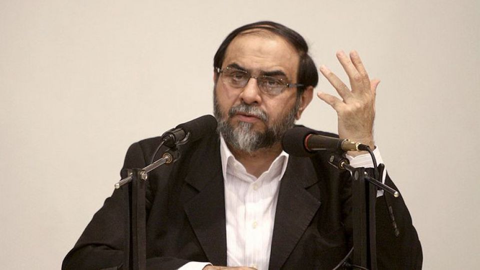 رحیمپور ازغدی: حال که استیضاح بازیهای مجلس و دولت گذشت به حق الناس برسید/ نگذاریم نظام قربانی بیعرضگیها شود رحیمپور ازغدی: حال که استیضاح بازیهای مجلس و دولت گذشت به حق الناس برسید/ نگذاریم نظام قربانی بیعرضگیها شود