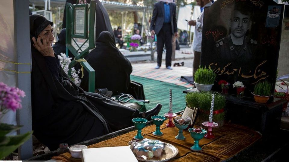 تحویل سال نو در گلزار شهدای بهشت زهرا (س) تحویل سال نو در گلزار شهدای بهشت زهرا (س)