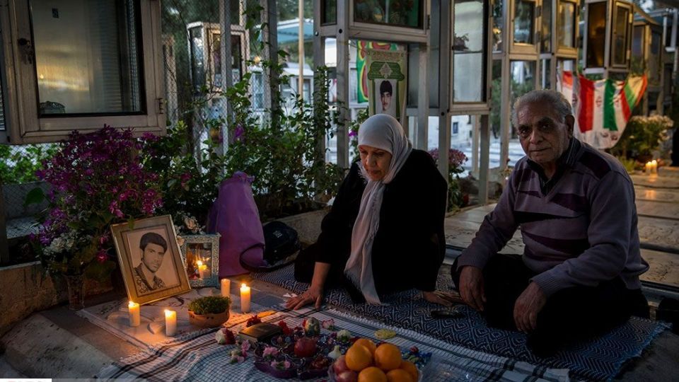 تحویل سال نو در گلزار شهدای بهشت زهرا (س) تحویل سال نو در گلزار شهدای بهشت زهرا (س)