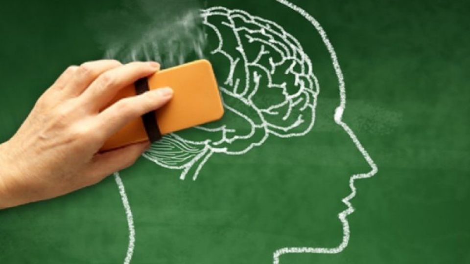 ۱۰ علامت هشدار دهنده آلزایمر را بشناسید ۱۰ علامت هشدار دهنده آلزایمر را بشناسید