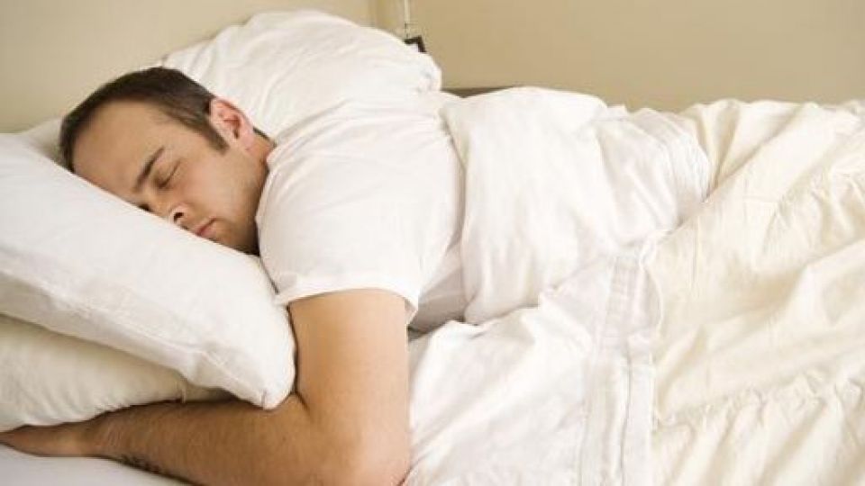 خوابیدن بیشتر در روزهای تعطیل، برای سلامتی مضر است خوابیدن بیشتر در روزهای تعطیل، برای سلامتی مضر است