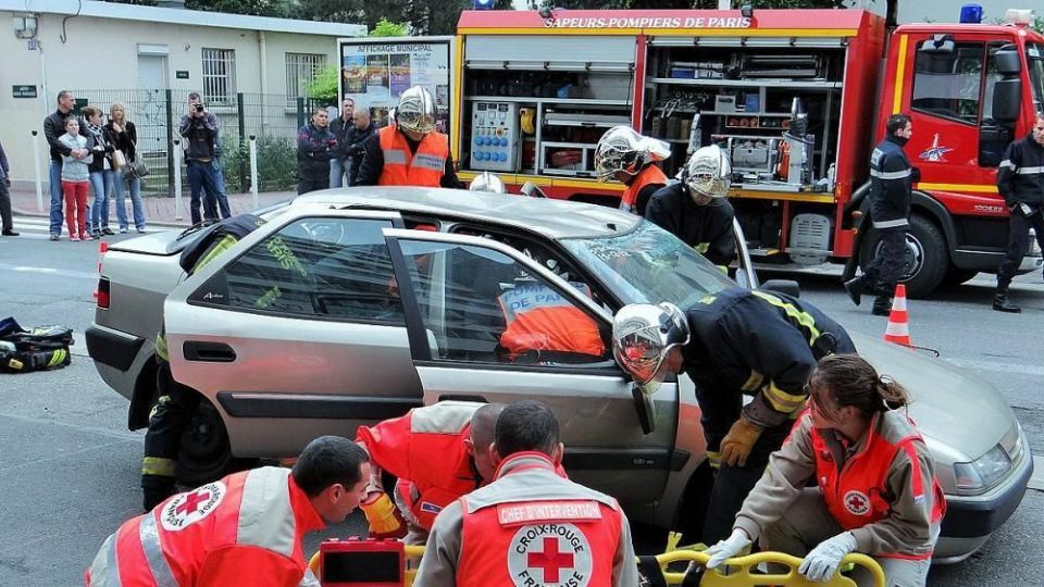 نصب دکمه کمکرسان فوری در خودروهای اروپایی الزامی شد نصب دکمه کمکرسان فوری در خودروهای اروپایی الزامی شد