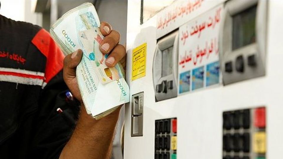آخرین خبر از قیمت بنزین در سال جدید/ دولت حق افزایش قیمت بنزین را ندارد آخرین خبر از قیمت بنزین در سال جدید/ دولت حق افزایش قیمت بنزین را ندارد