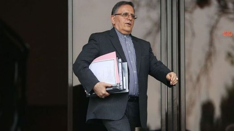 نمره 5 اقتصاددان به عملکرد سیف در بانک مرکزی/ استاد تاخیر در اجرای سیاستهای پولی و بانکی/بدون تسلط و برنامه بود/ اختیار کافی ندارد نمره 5 اقتصاددان به عملکرد سیف در بانک مرکزی/ استاد تاخیر در اجرای سیاستهای پولی و بانکی/بدون تسلط و برنامه بود/ اختیار کافی ندارد