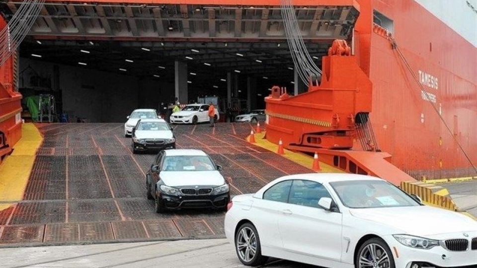 رئیس سازمان توسعه تجارت واردات غیرقانونی خودرو را تایید کرد رئیس سازمان توسعه تجارت واردات غیرقانونی خودرو را تایید کرد