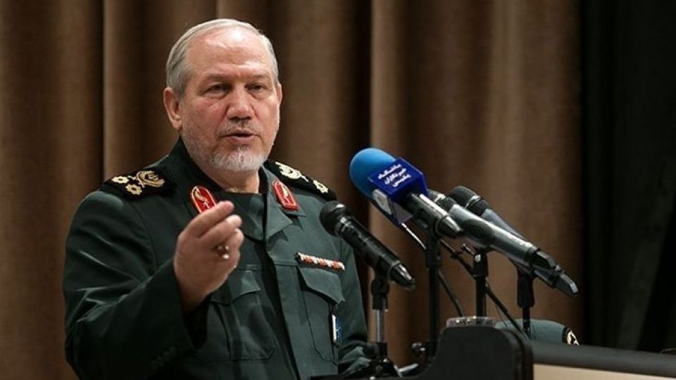 سرلشکر صفوی: زمانی که سیاستمداران نمی توانند در موقع هجوم از کشور دفاع کنند، این فرماندهان هستند که کشور را نجات می دهند سرلشکر صفوی: زمانی که سیاستمداران نمی توانند در موقع هجوم از کشور دفاع کنند، این فرماندهان هستند که کشور را نجات می دهند