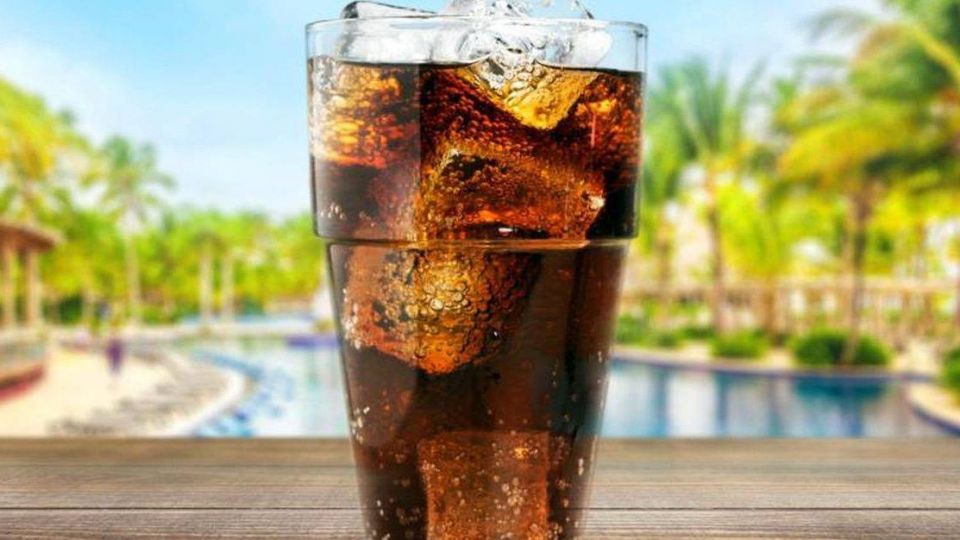 نوشیدنیهای رژیمی و خطر ابتلا به دیابت و چاقی نوشیدنیهای رژیمی و خطر ابتلا به دیابت و چاقی