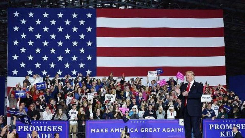 تهدید ترامپ به تعطیل کردن دولت آمریکا تهدید ترامپ به تعطیل کردن دولت آمریکا