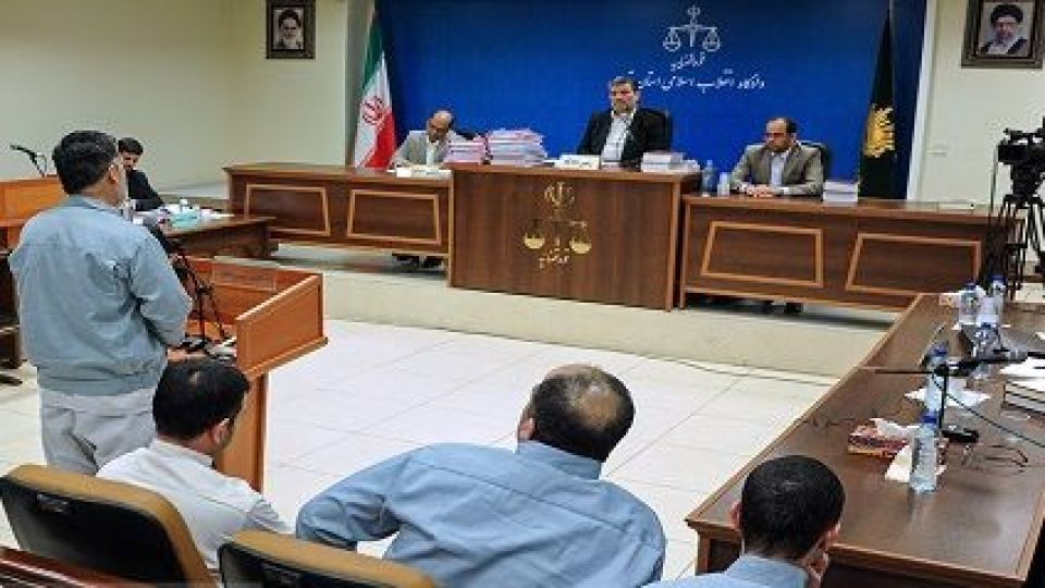 سومین جلسه دادگاه داعشیها/ برادر یکی از شهدای مجلس:چندین رگبار و گلوله را به بدن و صورت برادر من خالی کردند/ تناقض گوییهای متهم ردیف دوم سومین جلسه دادگاه داعشیها/ برادر یکی از شهدای مجلس:چندین رگبار و گلوله را به بدن و صورت برادر من خالی کردند/ تناقض گوییهای متهم ردیف دوم