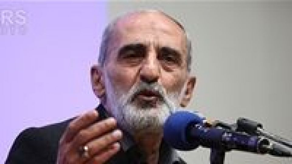 شریعتمداری: مگر برجامی باقی مانده که برای خروج از آن استخاره میکنند؟! شریعتمداری: مگر برجامی باقی مانده که برای خروج از آن استخاره میکنند؟!
