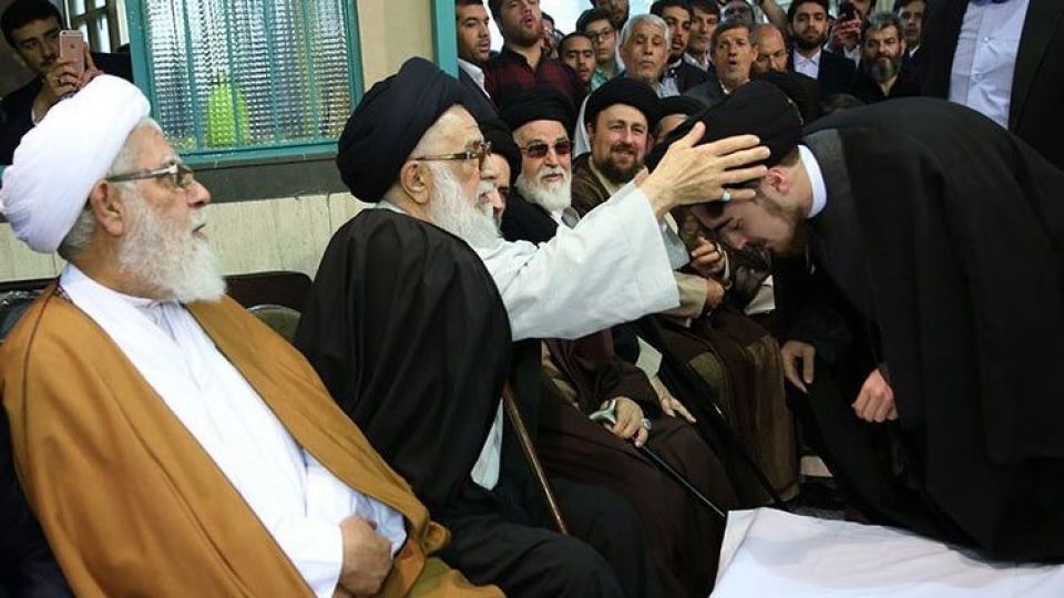 روایت احمد مازنی از مراسم عمامه گذاری سید احمد خمینی روایت احمد مازنی از مراسم عمامه گذاری سید احمد خمینی