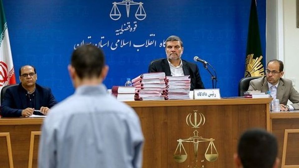 دادگاه داعشیها: کشف ۵۰۰ گلوله خمپاره و نارنجک در خانه تروریستها/ دیدار و بیعت با امیر القاعده در موصل دادگاه داعشیها: کشف ۵۰۰ گلوله خمپاره و نارنجک در خانه تروریستها/ دیدار و بیعت با امیر القاعده در موصل