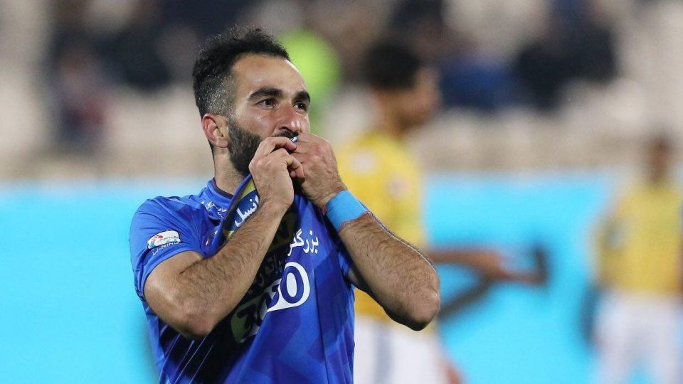 دوری ۶ ماهه داریوش شجاعیان از میادین دوری ۶ ماهه داریوش شجاعیان از میادین