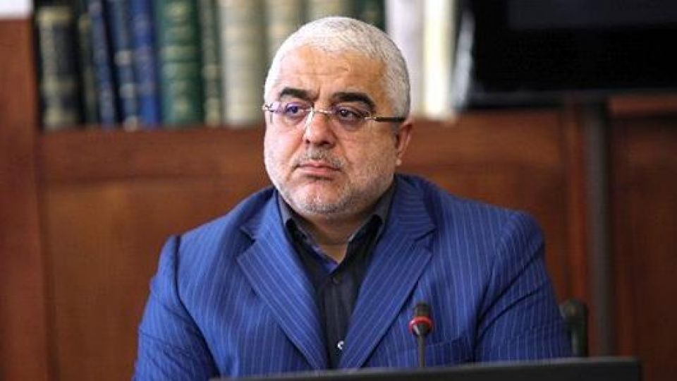 سرپرست یکی از موسسات مالی غیرمجاز مسلح وارد بانک مرکزی میشد سرپرست یکی از موسسات مالی غیرمجاز مسلح وارد بانک مرکزی میشد