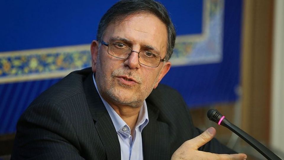 سیف: دلار ۷۰۰۰ تومانی در پستوها معامله میشود سیف: دلار ۷۰۰۰ تومانی در پستوها معامله میشود