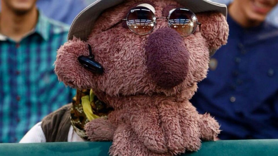 جزئیات جدید از خوانندگی «جناب خان» برای جام جهانی/ ساز «خندوانه» کوک میشود جزئیات جدید از خوانندگی «جناب خان» برای جام جهانی/ ساز «خندوانه» کوک میشود