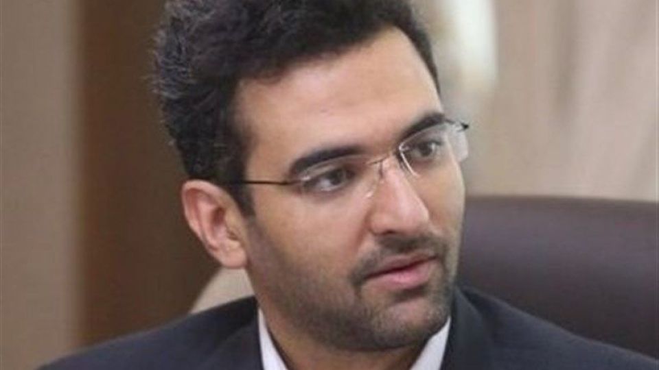 آذری جهرمی: برای کاهش اقبال به پیامرسانهای خارجی باید با مردم صحبت کنیم آذری جهرمی: برای کاهش اقبال به پیامرسانهای خارجی باید با مردم صحبت کنیم