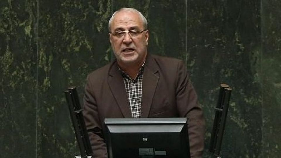 ادعای حاجیدلیگانی از برنامههای دولت برای گران کردن بنزین ادعای حاجیدلیگانی از برنامههای دولت برای گران کردن بنزین