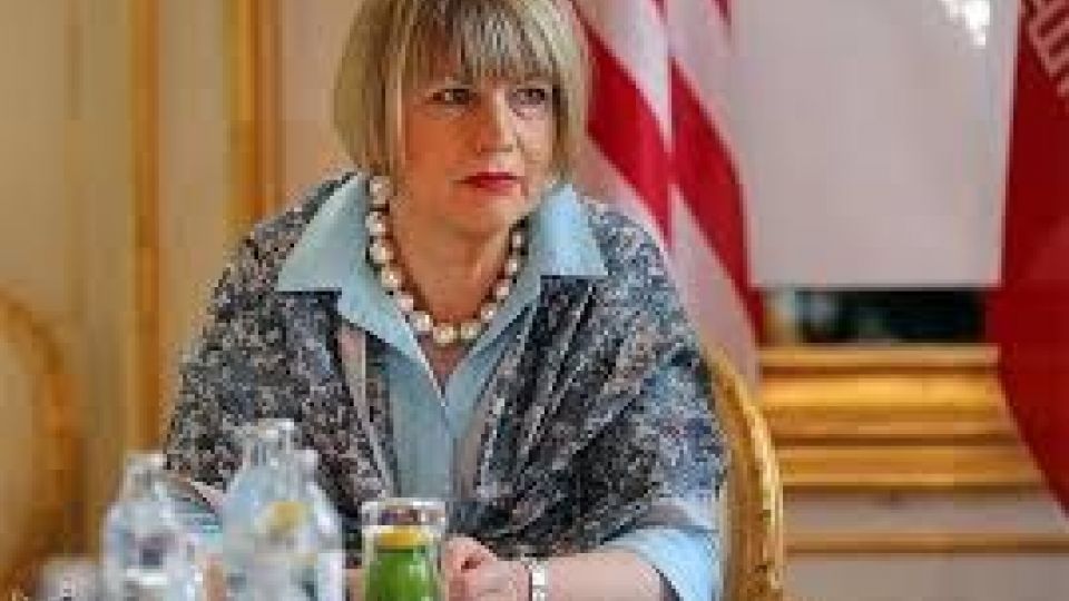 اشمید: اتحادیه اروپا مصمم به کاهش تاثیر تحریمها بر ایران است اشمید: اتحادیه اروپا مصمم به کاهش تاثیر تحریمها بر ایران است