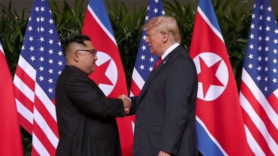 کیم جونگ اون و دونالد ترامپ دیدار کردند/ ترامپ: احساس فوقالعادهای دارم/ کیم: برای برگزاری این نشست موانع بسیاری وجود داشت+ فیلم و عکس کیم جونگ اون و دونالد ترامپ دیدار کردند/ ترامپ: احساس فوقالعادهای دارم/ کیم: برای برگزاری این نشست موانع بسیاری وجود داشت+ فیلم و عکس