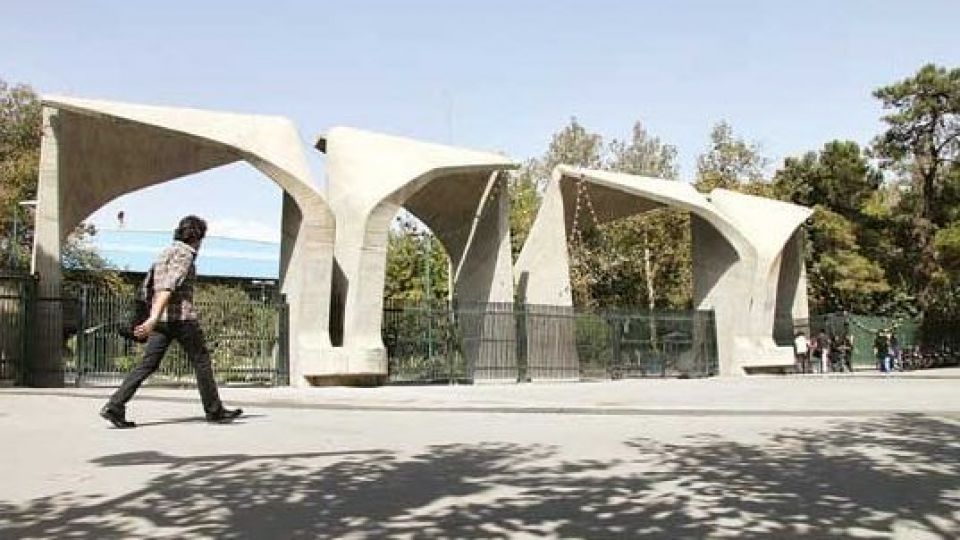 راهکارهایی برای پایان پشت در نشینی استادان راهکارهایی برای پایان پشت در نشینی استادان