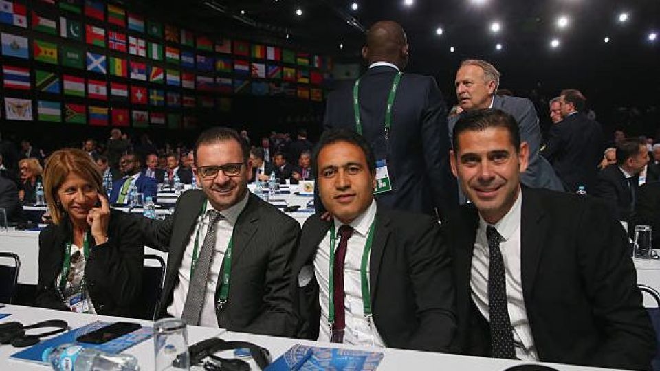 مهدویکیا: انتقاد از بازی دفاعی ایران درست نیست/ سالگادو گفت بنشین سر جایت، آفساید بود! مهدویکیا: انتقاد از بازی دفاعی ایران درست نیست/ سالگادو گفت بنشین سر جایت، آفساید بود!