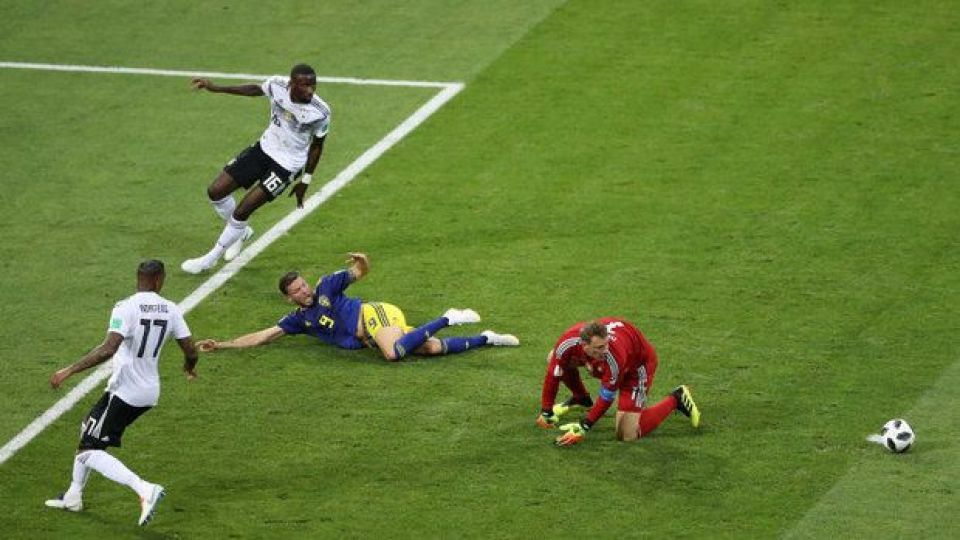 یک نیمه تا حذف قهرمان جهان/شکست آلمان در نیمه اول مقابل سوئد یک نیمه تا حذف قهرمان جهان/شکست آلمان در نیمه اول مقابل سوئد