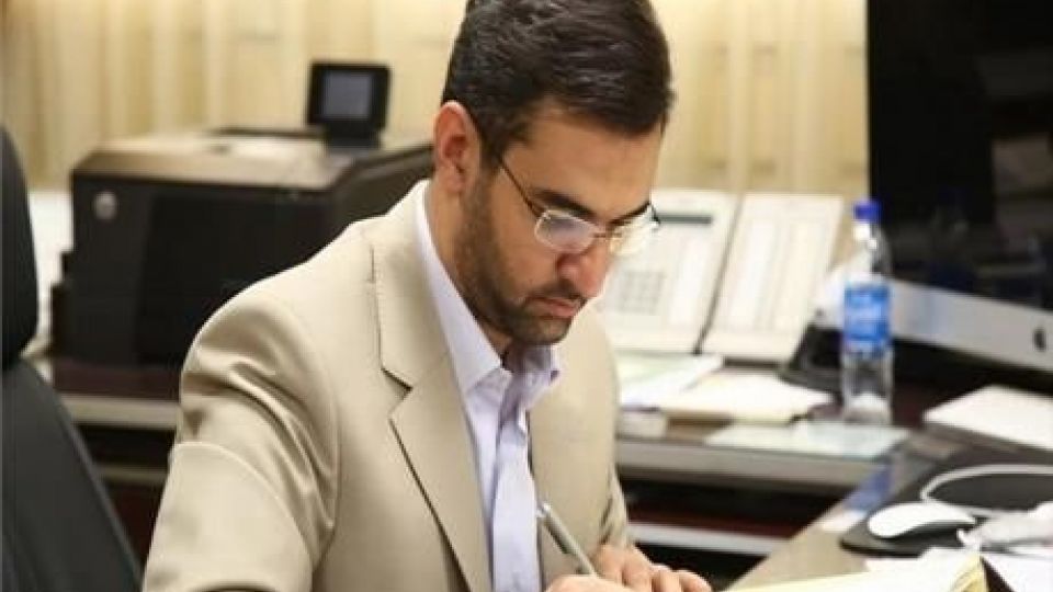 وزیر ارتباطات به بازار چارسو رفت/باید با سودجویی ها برخورد شود وزیر ارتباطات به بازار چارسو رفت/باید با سودجویی ها برخورد شود