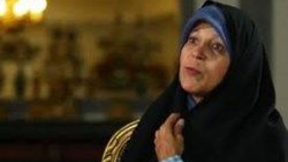 فائزه هاشمی: احساس میشود روحانی کشور را رها کرده است فائزه هاشمی: احساس میشود روحانی کشور را رها کرده است