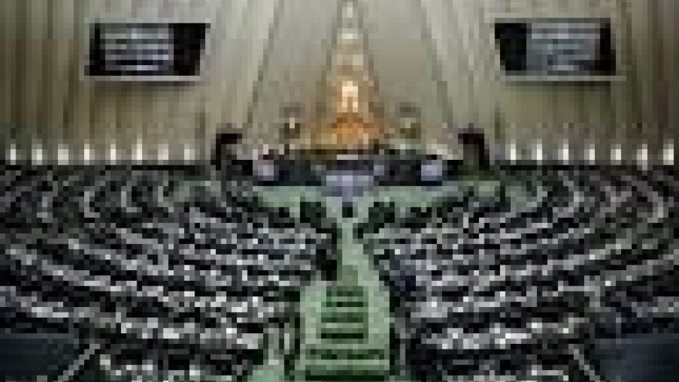 اسامی 65 نماینده امضا کننده استیضاح کرباسیان اسامی 65 نماینده امضا کننده استیضاح کرباسیان