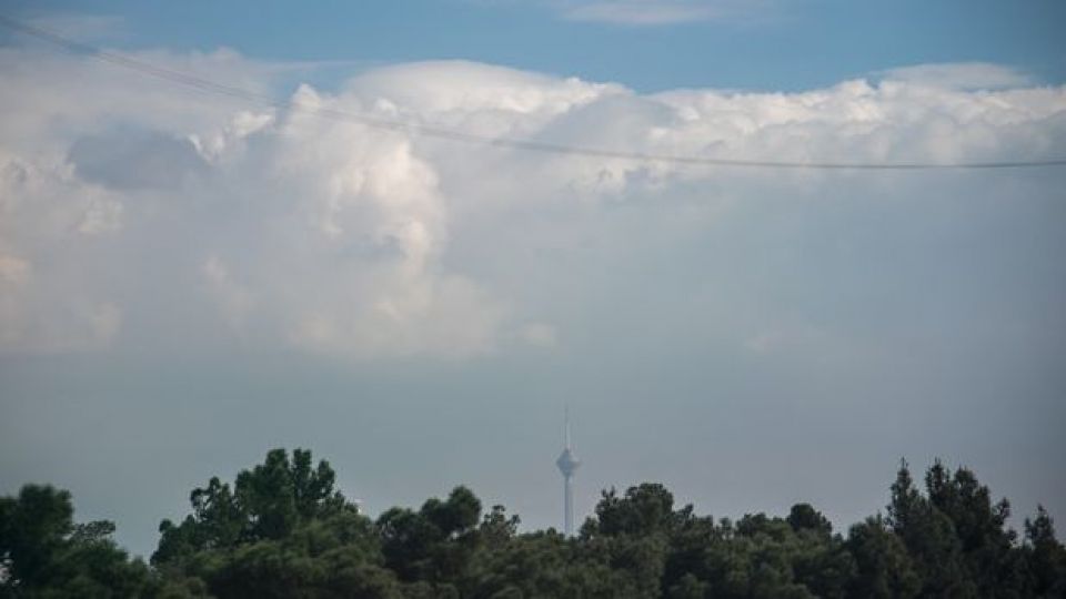 تهرانیها در بهار امسال چند روز هوای سالم و ناسالم تنفس کردند؟ تهرانیها در بهار امسال چند روز هوای سالم و ناسالم تنفس کردند؟