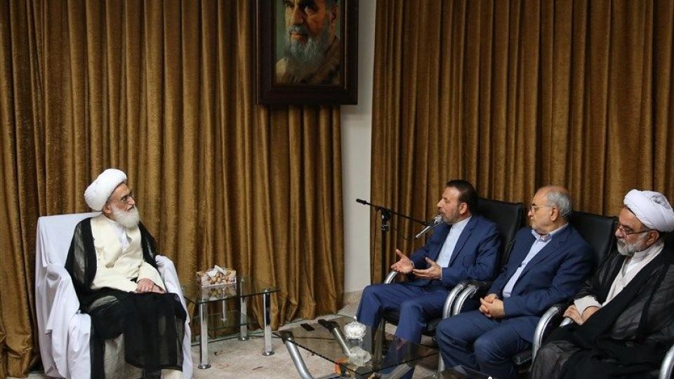 آیتالله نوری همدانی: دولت با نظارت و اشراف دقیق با گرانی مقابله کند آیتالله نوری همدانی: دولت با نظارت و اشراف دقیق با گرانی مقابله کند