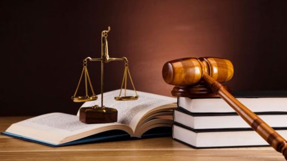 سرپیچی کانون های وکلای دادگستری از قانون به نفع انحصار شغلی! سرپیچی کانون های وکلای دادگستری از قانون به نفع انحصار شغلی!