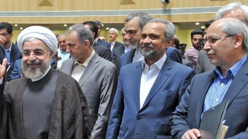 کیهان: تیم اقتصادی؛ مسی آرژانتینی یا عزیز بوهدوز مراکشی؟! کیهان: تیم اقتصادی؛ مسی آرژانتینی یا عزیز بوهدوز مراکشی؟!