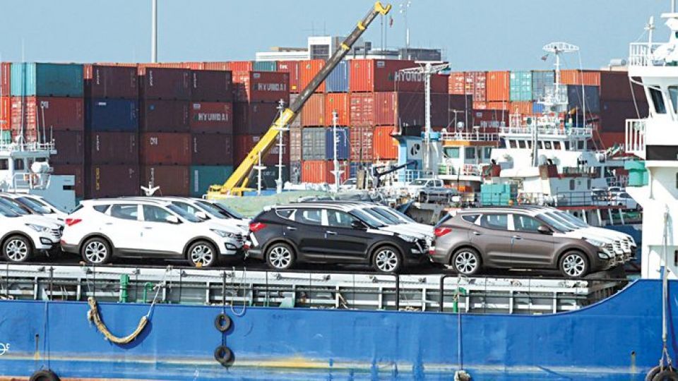 اعلام اسامی افراد دخیل در واردات غیرقانونی بیش از ۶ هزار خودرو به قوه قضائیه اعلام اسامی افراد دخیل در واردات غیرقانونی بیش از ۶ هزار خودرو به قوه قضائیه