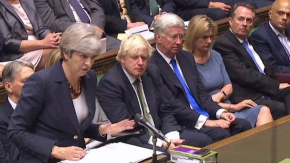 پایان دودستگی در دولت انگلیس بر سر بریگزیت/ "می" حمایت کابینه را به دست آورد پایان دودستگی در دولت انگلیس بر سر بریگزیت/ "می" حمایت کابینه را به دست آورد