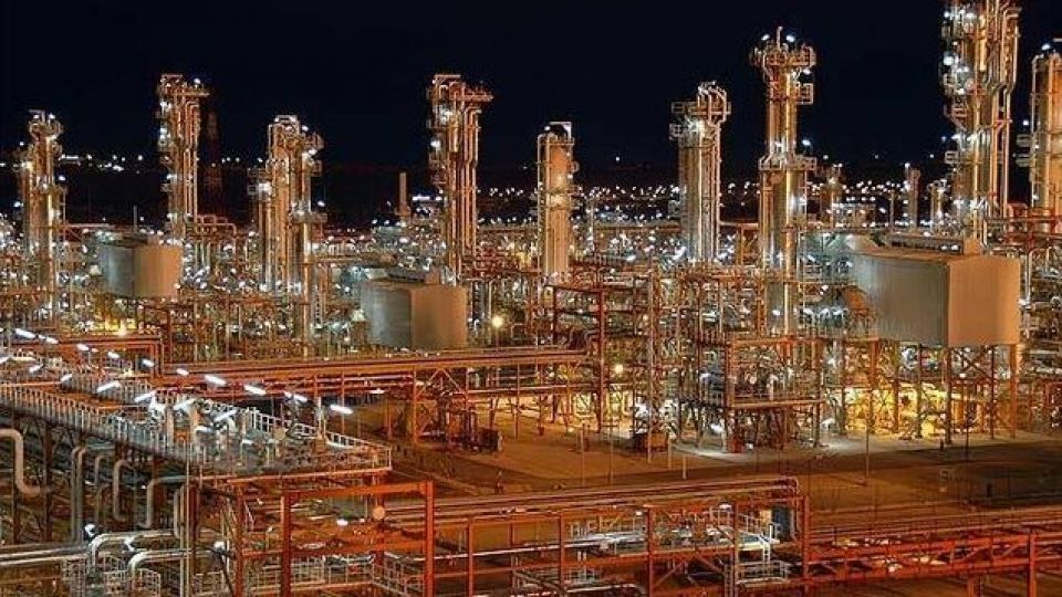 رانت در تولید، فروش و بازارهای پتروشیمی بیداد میکند رانت در تولید، فروش و بازارهای پتروشیمی بیداد میکند