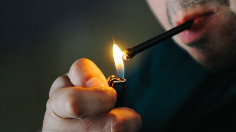 سلامتی که قربانی سیگار میشود سلامتی که قربانی سیگار میشود