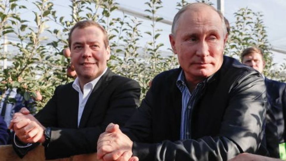 تصاویر خاص از آقای رییس جمهور در باغ سیب تصاویر خاص از آقای رییس جمهور در باغ سیب