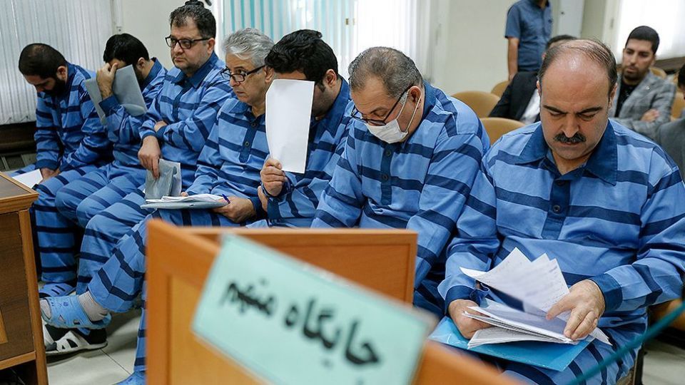 اختصاص ۲۲۰ میلیون یورو ارز دولتی برای واردات گوشی تلفن همراه/ ۴۹۳ میلیارد درآمد نامشروع برای متهمان اختصاص ۲۲۰ میلیون یورو ارز دولتی برای واردات گوشی تلفن همراه/ ۴۹۳ میلیارد درآمد نامشروع برای متهمان